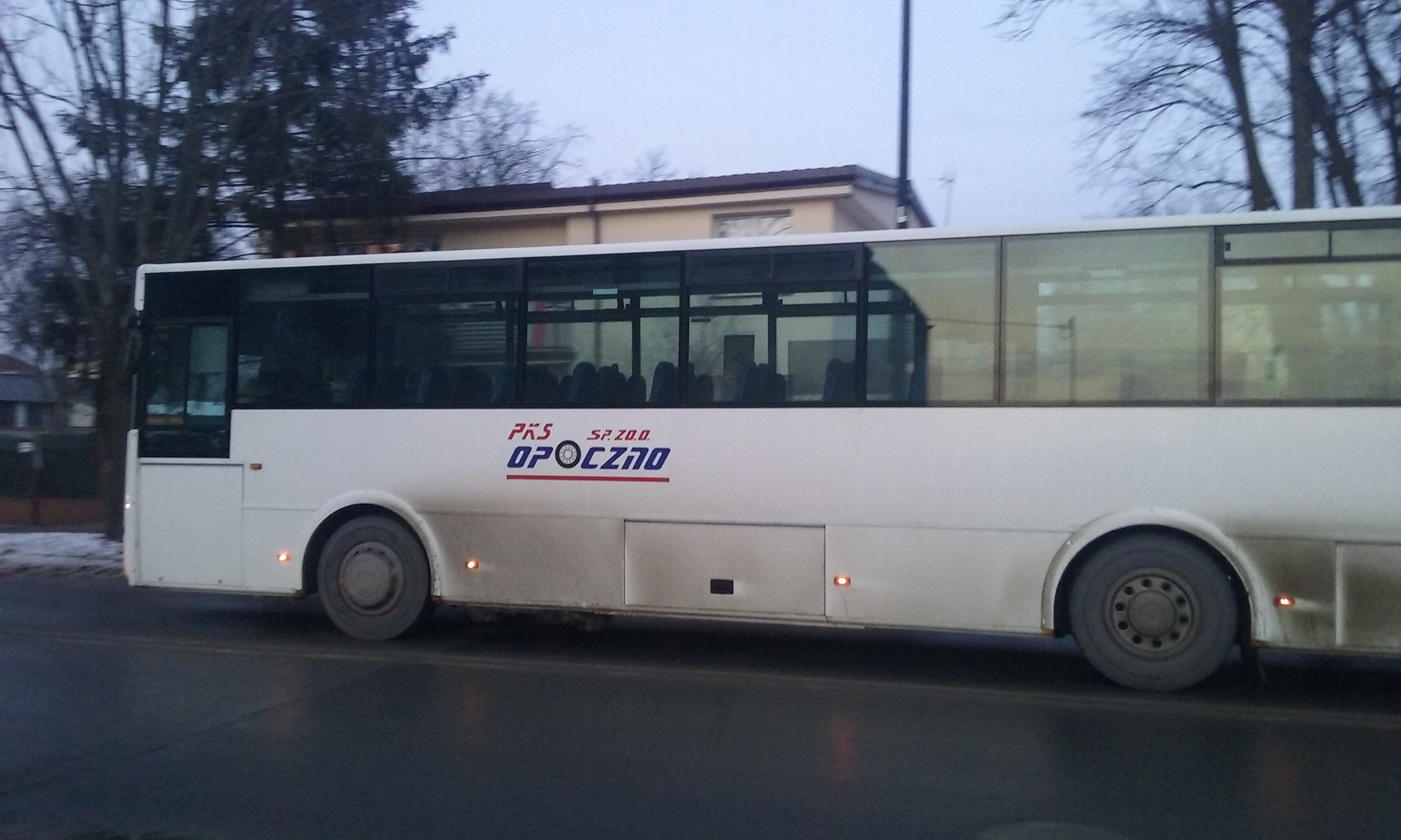 Regionalny autobus PKS Opoczno na przystanku w Tomaszowie Mazowieckim